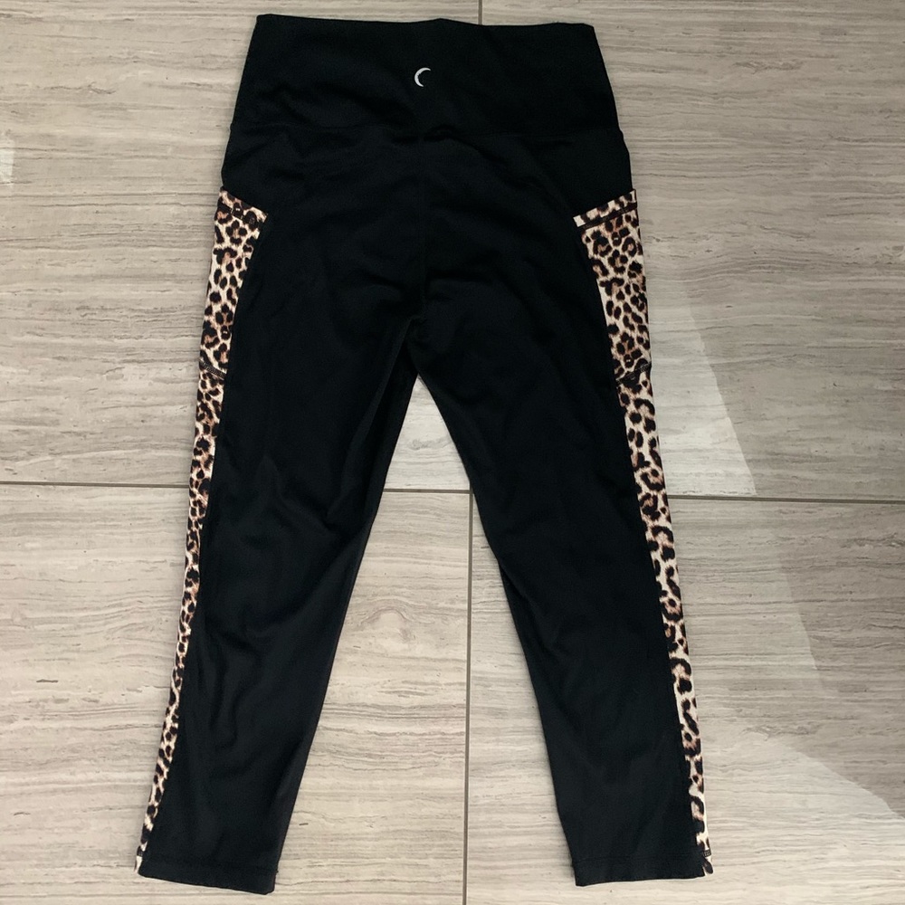 Zyia leopard crops